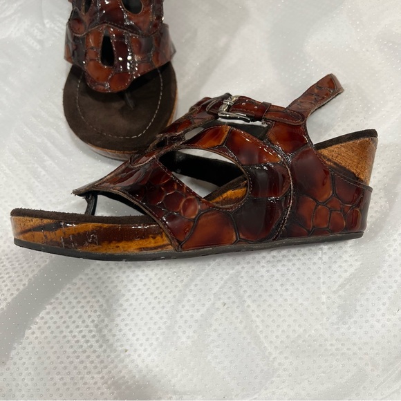 Donald J Pliner Women’s Sz 7 Tortoise Shell Platform Wedge Made in Italy - Picture 9 of 16